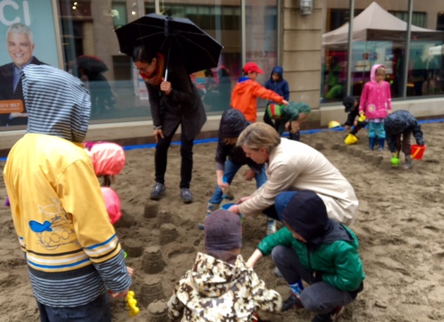 Anne Minh-Thu Quach and Kellie Leitch 2.jpg